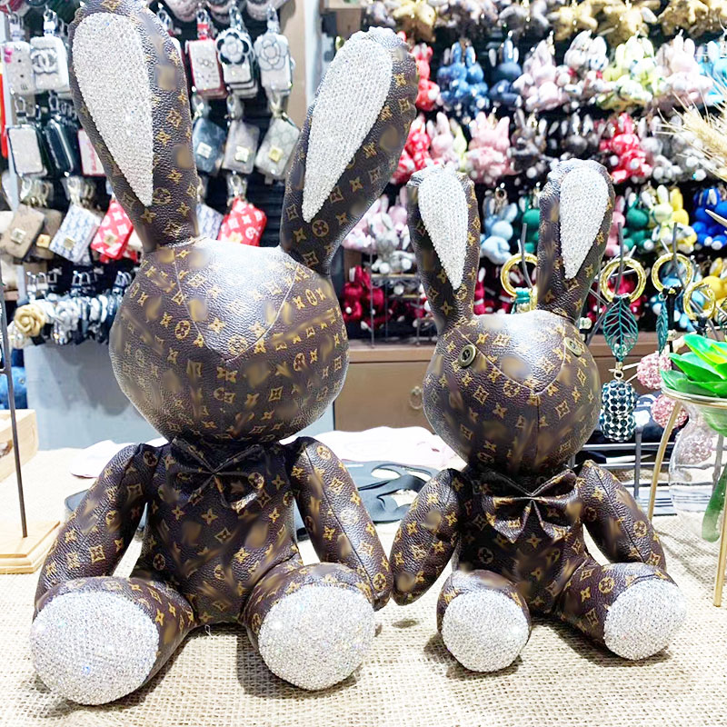 lv公仔 定制镶钻玩偶带水钻兔子公仔布娃娃车饰品客厅摆件玩具礼品 浅