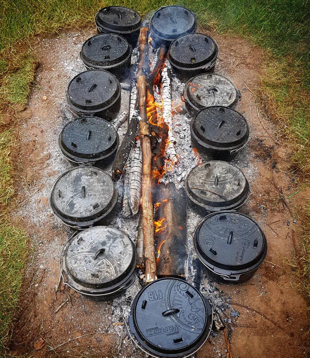 轻奢 德国petromax户外厨具吊锅野炊野餐野营露营平底铸铁荷兰锅 ft3