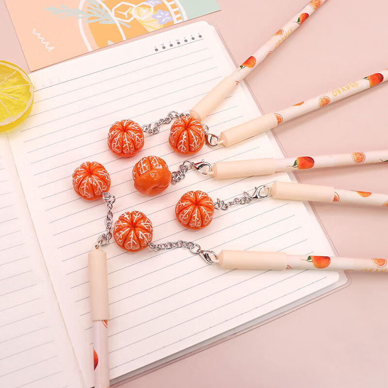 创意文具新款水果吊坠笔高颜值可爱少女心挂件笔学生用黑色中性笔奇异
