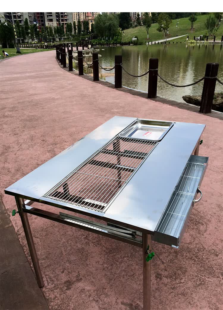 户外不锈钢烧烤炉 可折叠便携烧烤架 商用加厚加宽大型烧烤桌可以拆分