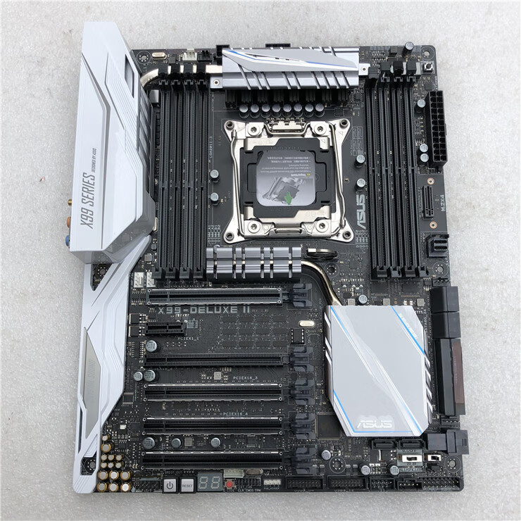 asus/华硕 x99-deluxe x99主板ddr4 x99-e/a usb3.1 /r5e x 白色