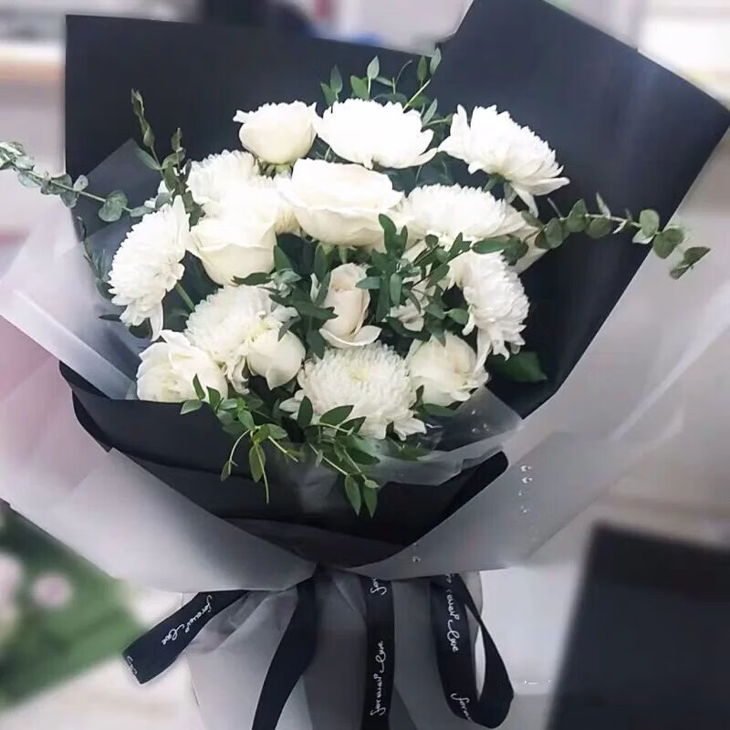 手提花篮鲜花速递同城广州北京苏州祭祖扫墓祭奠黑色包装19朵黄白菊花