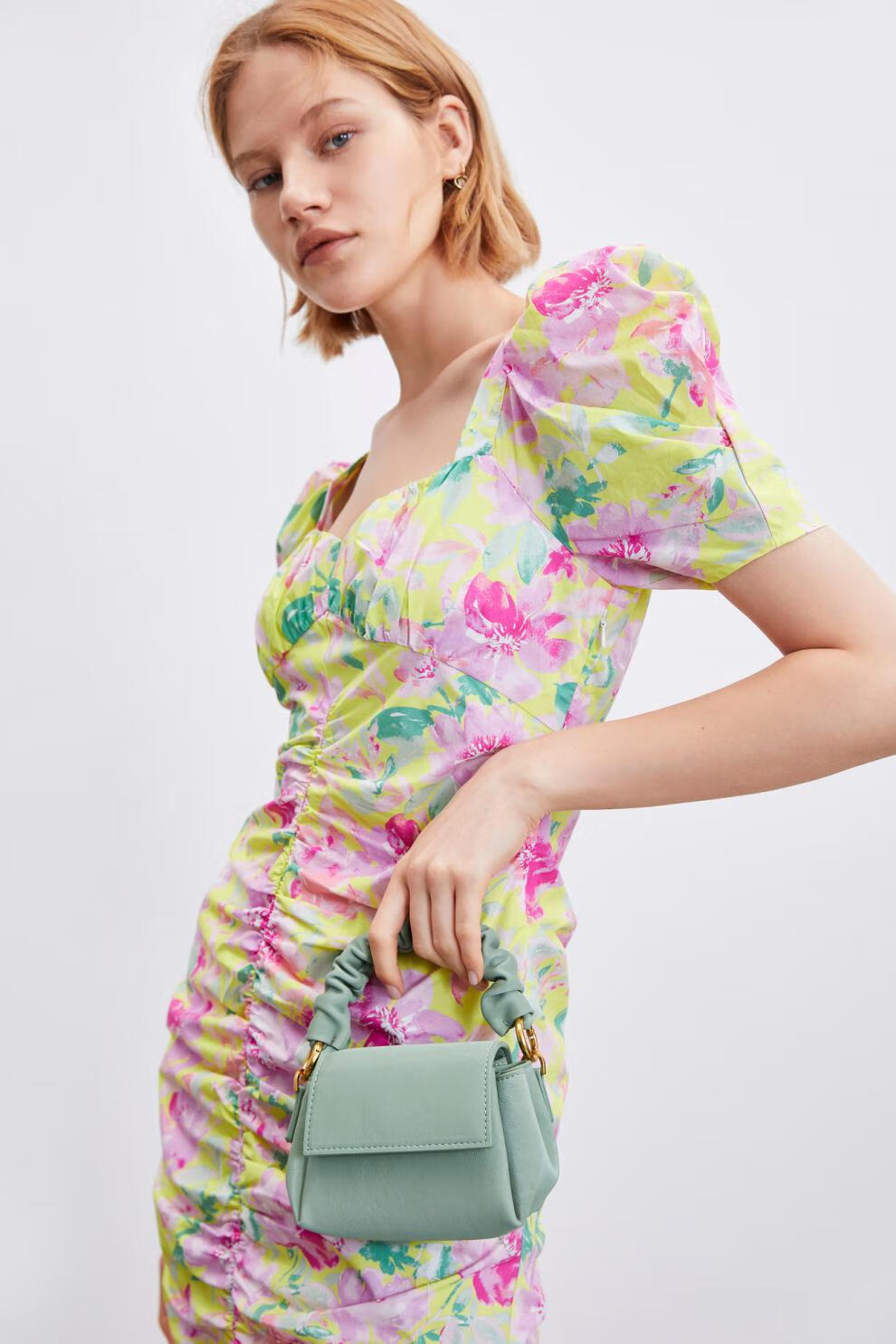 ur2021春夏新品女装法式复古碎花褶皱宝藏连衣裙wg21r7an2004 黄色