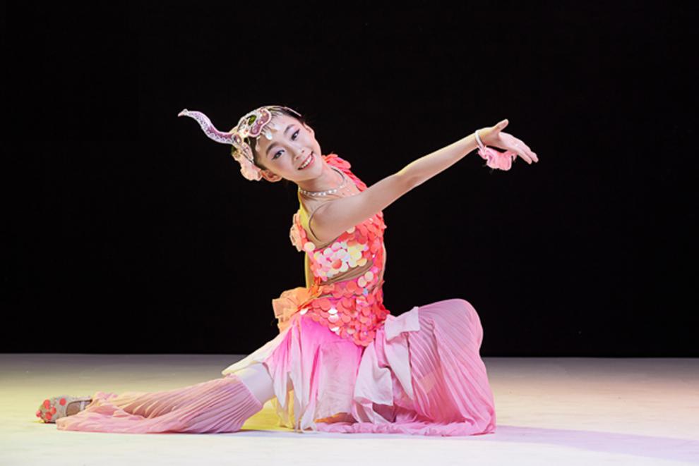 十奕鱼儿跃舞蹈演出服儿童傣族独舞美人鱼表演服鱼儿欢歌舞蹈服装粉色