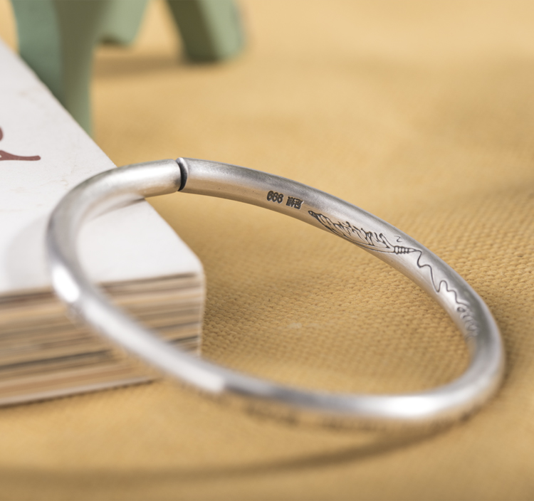 百岁坊足银999丽江雪花银秀羽心经手镯开口实心女款银手镯 足银999 秀