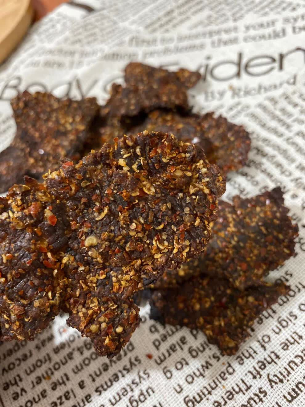 云南德宏特产牛干巴炭烤小锤麻辣牛肉干500g傣族火烧手撕木锤干巴k