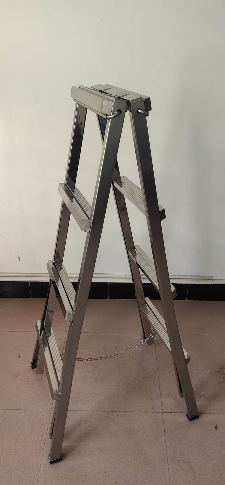 60家用梯不锈钢伸缩人字梯折叠家用梯子工程梯室内楼梯多功能梯三步