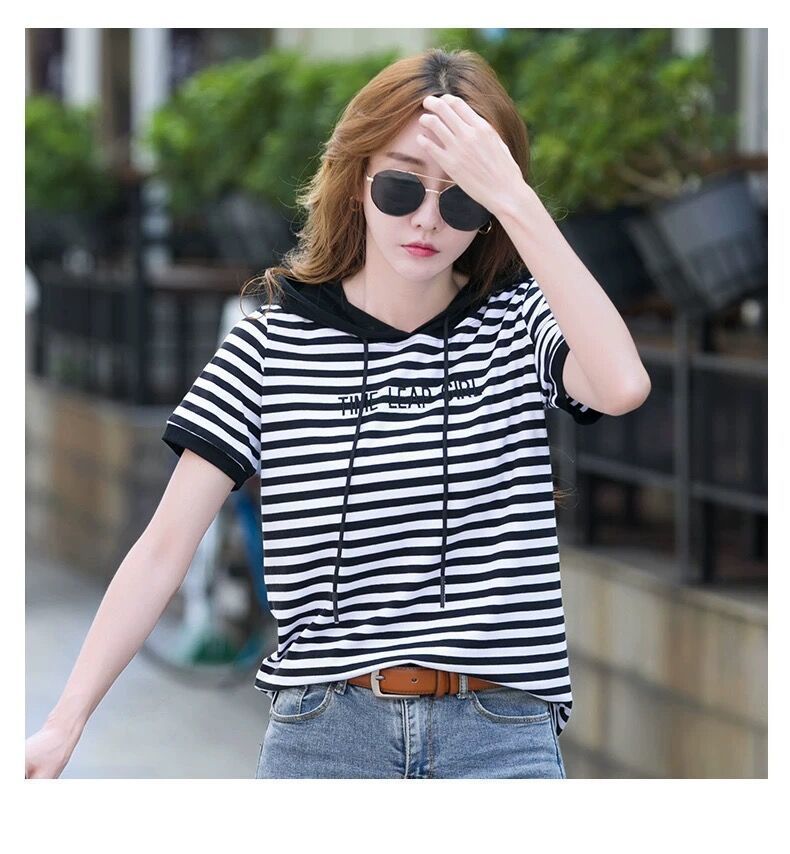 2022连帽短袖t恤女夏季新款带帽t恤半袖上衣体恤女潮黑白条纹红帽3xl