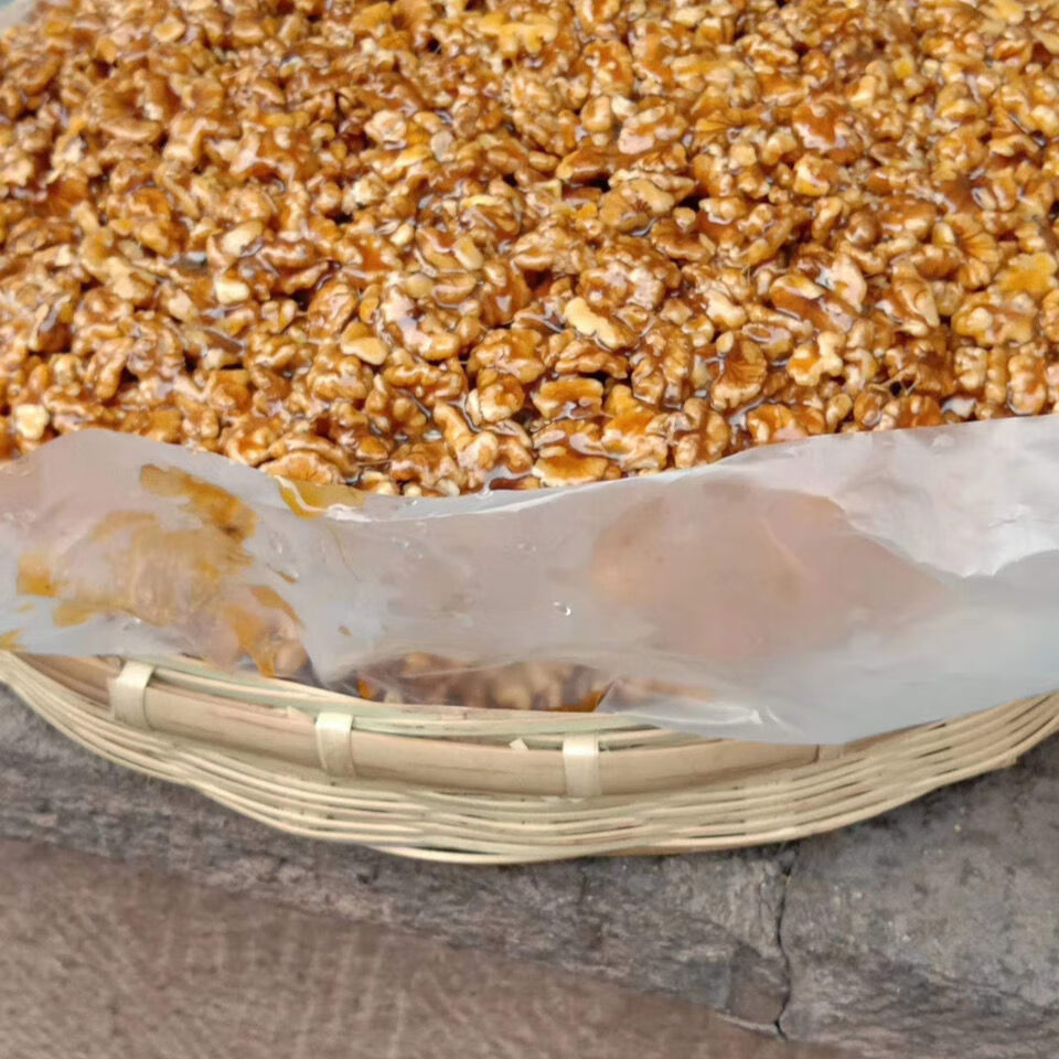 华海春云南特产纯手工制作核桃麦芽糖,核桃糖现做现卖零食 500克一斤