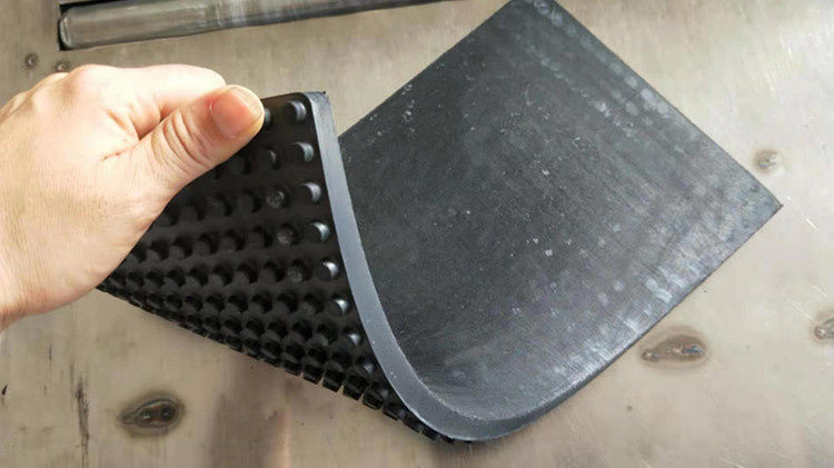 橡胶减震垫空调外机隔音降噪防震胶垫水泵高弹防滑方块颗粒缓冲垫单面