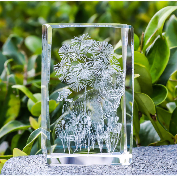 水晶内雕十二生肖人造水晶玻璃生日礼物女鼠牛猴鸡狗猪工艺品摆件 5*8