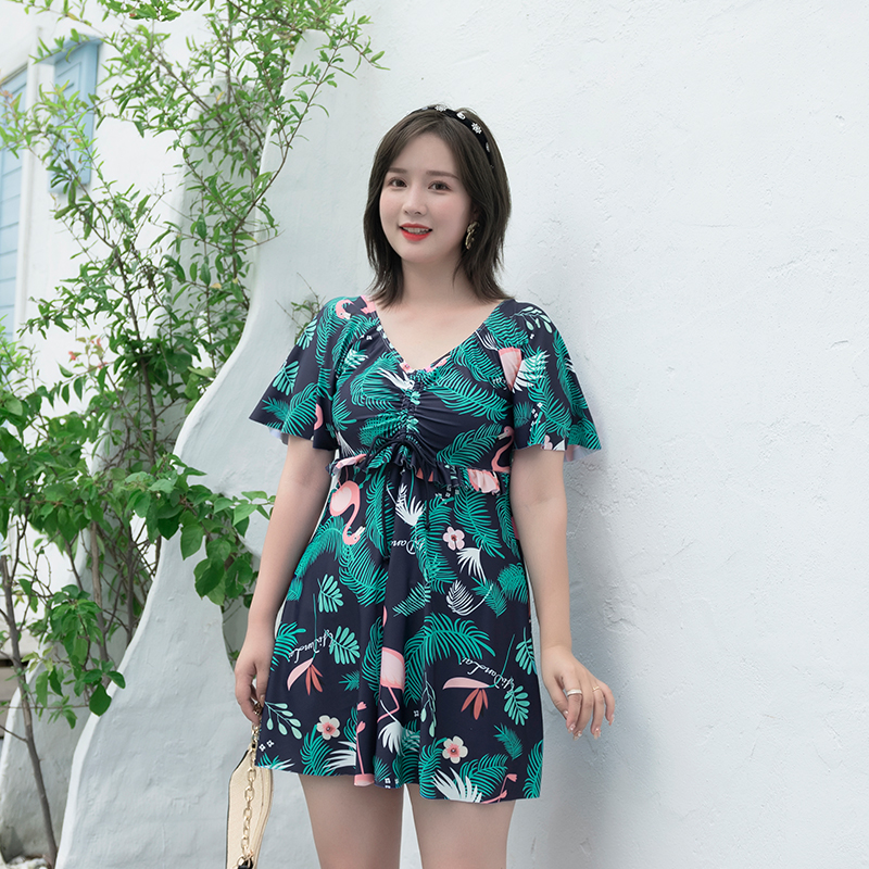 超大码泳衣女胖mm温泉泳衣女裙式连体加大码200斤学生保守泳衣遮肚