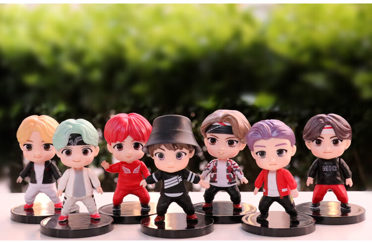 tnt时代少年团手办韩国防弹时代少年团周边人偶模型公仔玩偶圣诞节日