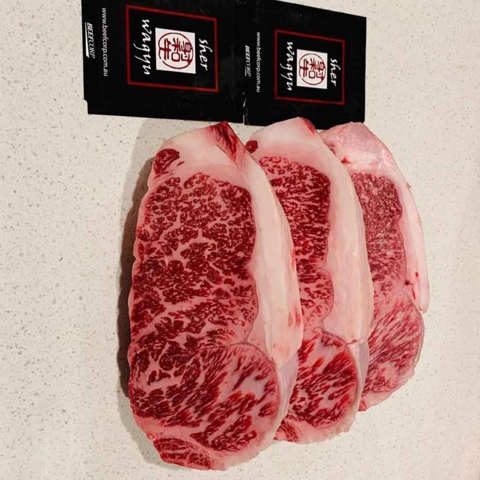 包装形式:简装加工方式:原切品种:和牛原产地:澳大利亚部位:西冷牛排