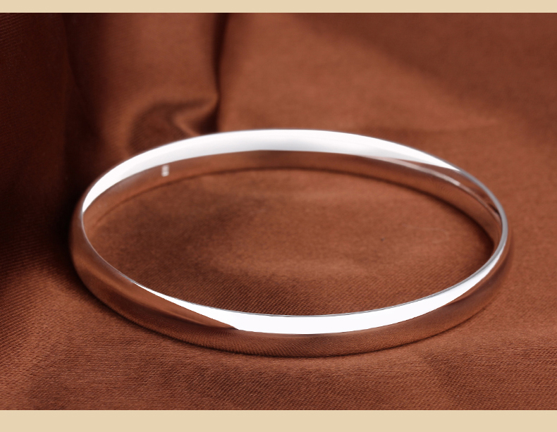 老凤祥款式9999纯银手镯女光面闭口实心素圈镯子时尚饰品年轻款手环