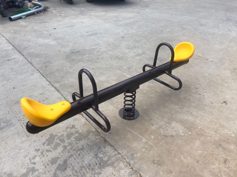 跷跷板广场幼儿小区儿童户外摇马室外公园游乐设施双人跷跷板四人翘翘