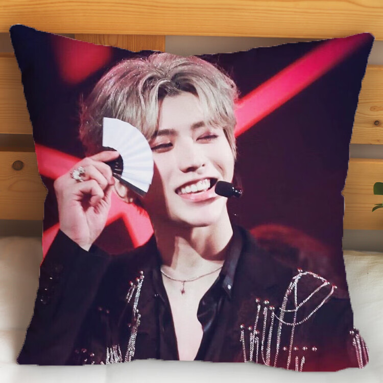 蔡徐坤周边抱枕蔡徐坤周边抱枕小饰品同款双面人形照片定制靠垫ikun