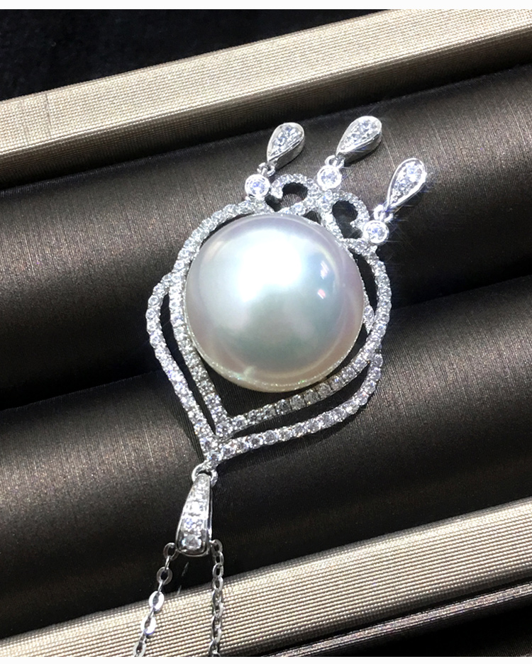 莫氏 高品质澳洲南洋大白珍珠吊坠海水珍珠项链18k金钻石正圆无瑕奢华