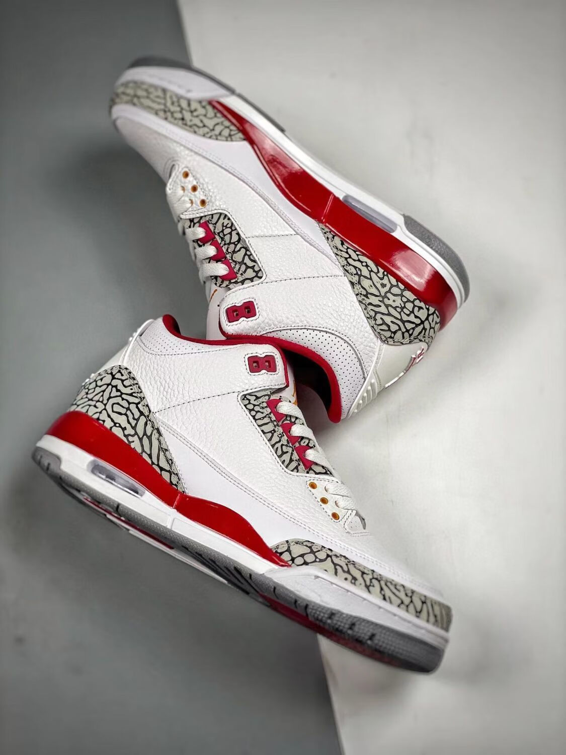 【旗舰官方店】纯原aj3红雀白酒红爆裂纹时尚男女中帮运动篮球鞋ct