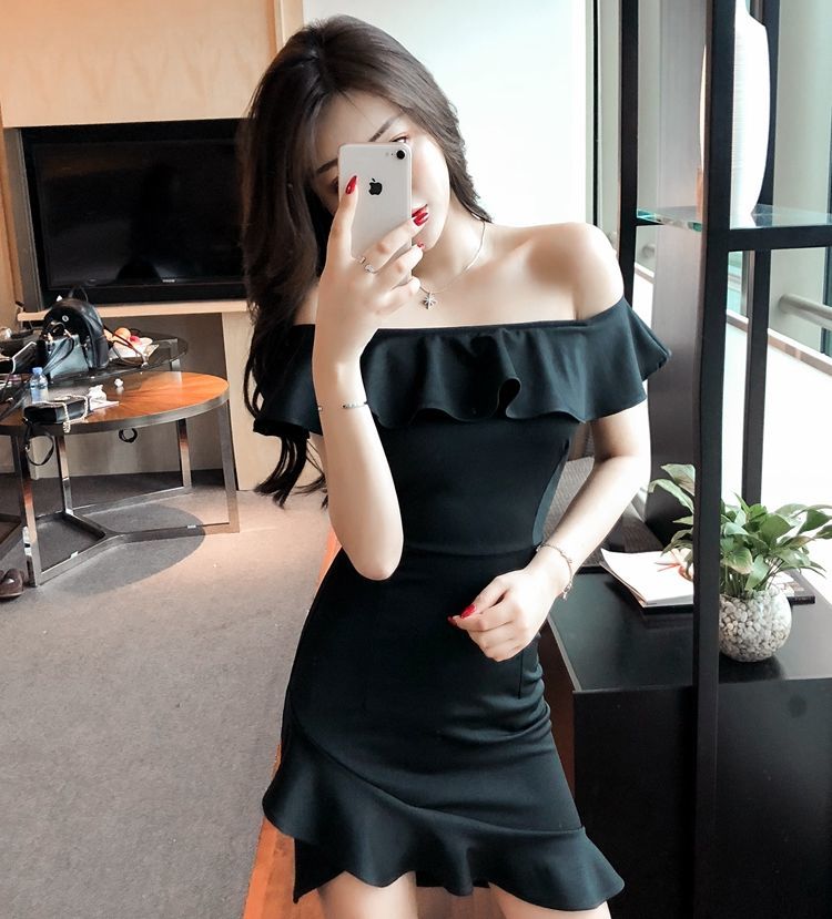 一字肩连衣裙露肩性感夏季新款修身显瘦木耳边不规则a字裙女主图款