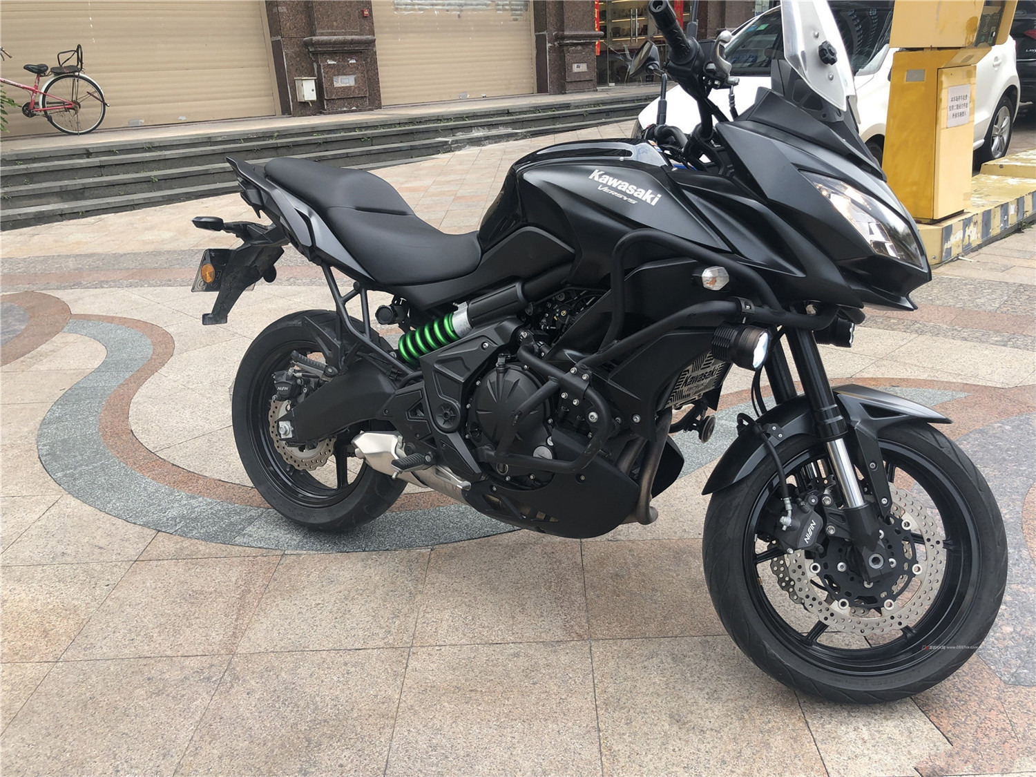 适用于1521年川崎异兽kle650versys650改装保险杠上下保险杠车身
