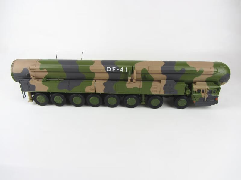 东风41导弹模型合金仿真模型 df41洲际导弹发射车成品摆件收藏 1:72