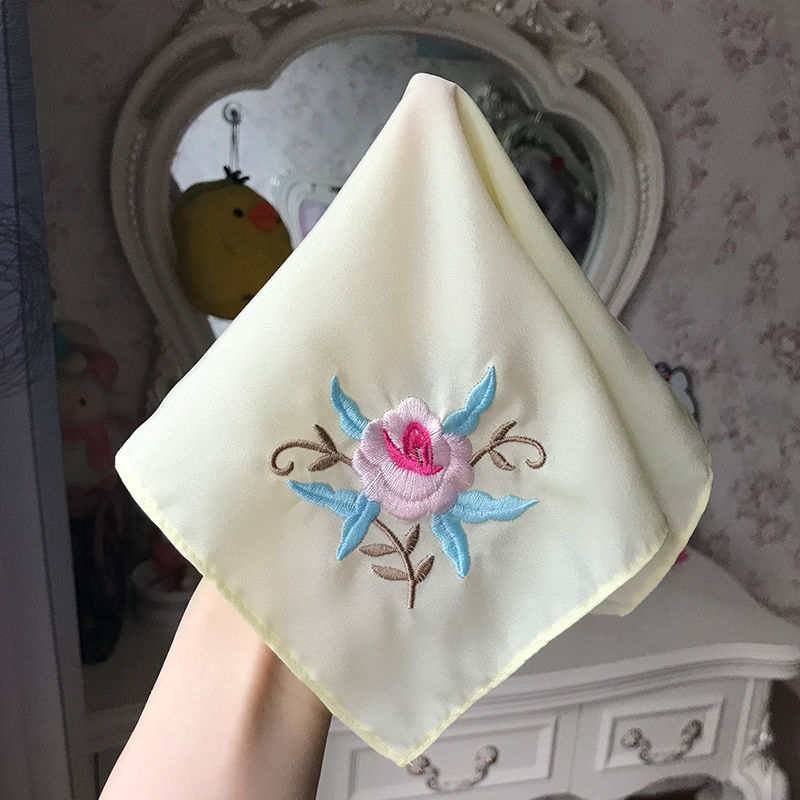 斐珺服饰配件新品古风手帕有一个姑娘舞蹈古镇旅游纪念品丝绸绣花古风