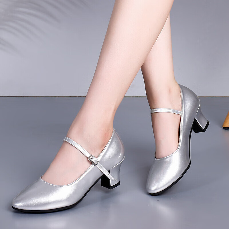 春季新拉丁舞蹈鞋女成人金色软底胶底中高跟摩登舞广场舞鞋跳舞鞋