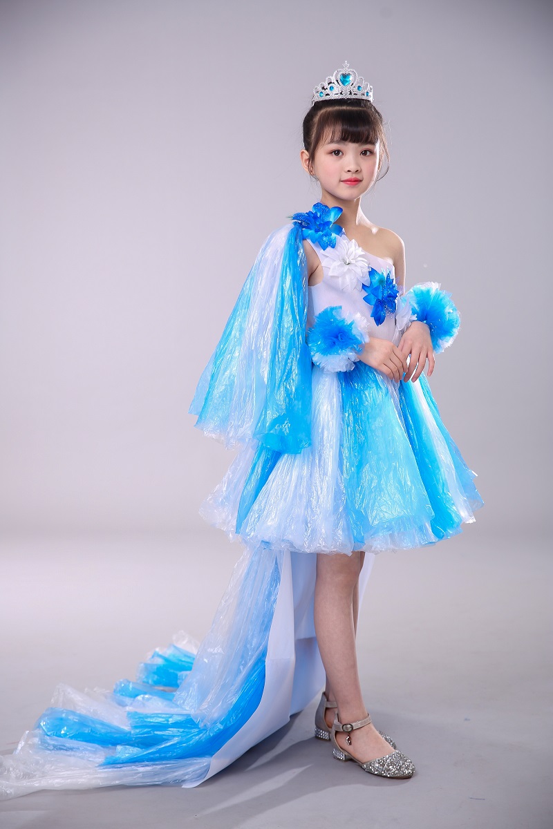 时装秀环保服装幼儿园diy手工自制创意亲子演出服女童时装走秀拖尾
