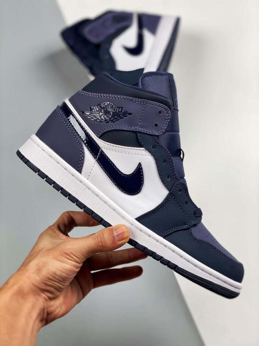 莆田头层皮aj1男鞋高版本休闲运动篮球鞋男 aj1 mid 桑德紫 黑紫脚趾