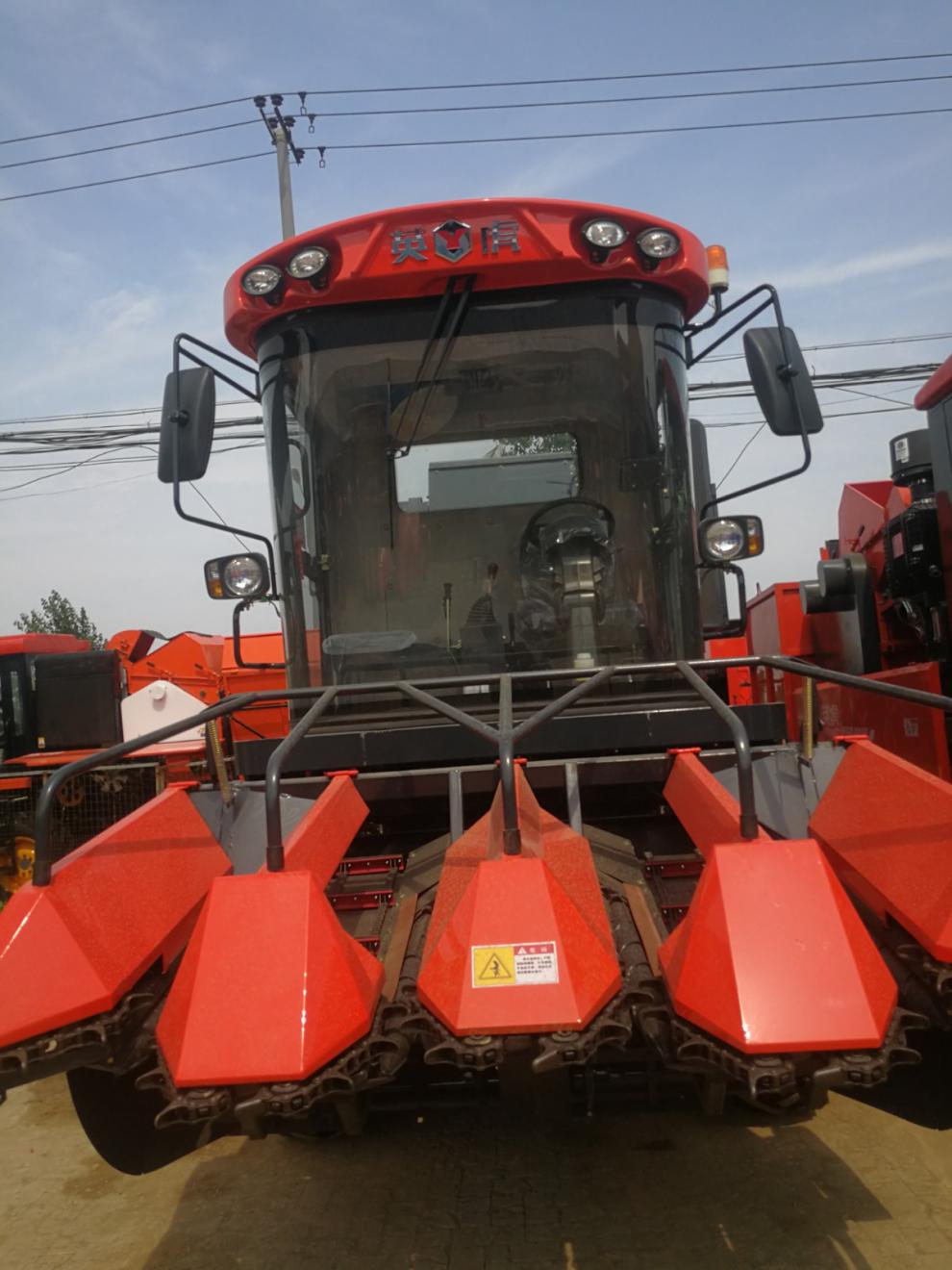 英虎收割机玻璃保定英虎收割机玻璃门前挡玻璃英虎玉米收割机配件