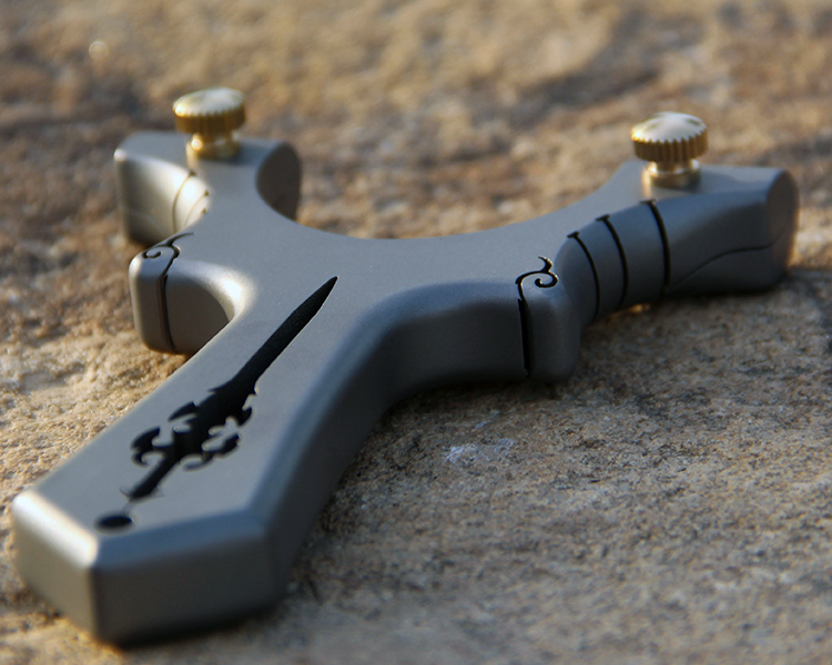 高端强力高精准弹弓龙剑弹弓钛合金扁皮弹弓线切割数控tc21免绑快压夹