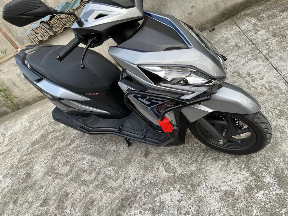 适用于新大洲本田裂行125踏板摩托车护杠适用保险杠改装防摔全包围rx