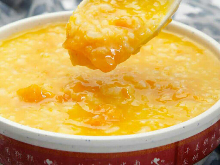 贵州玉米渣,中粒的,每份500克,可以做苞谷饭,多吃粗粮对身体有好处