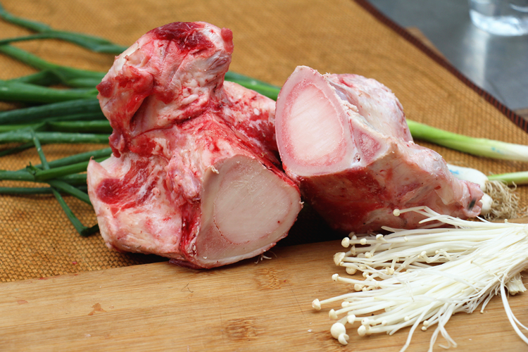 新鲜牛大骨现杀牛骨头黄牛牛棒骨 牛筒骨 烧烤牛腿骨 1500g