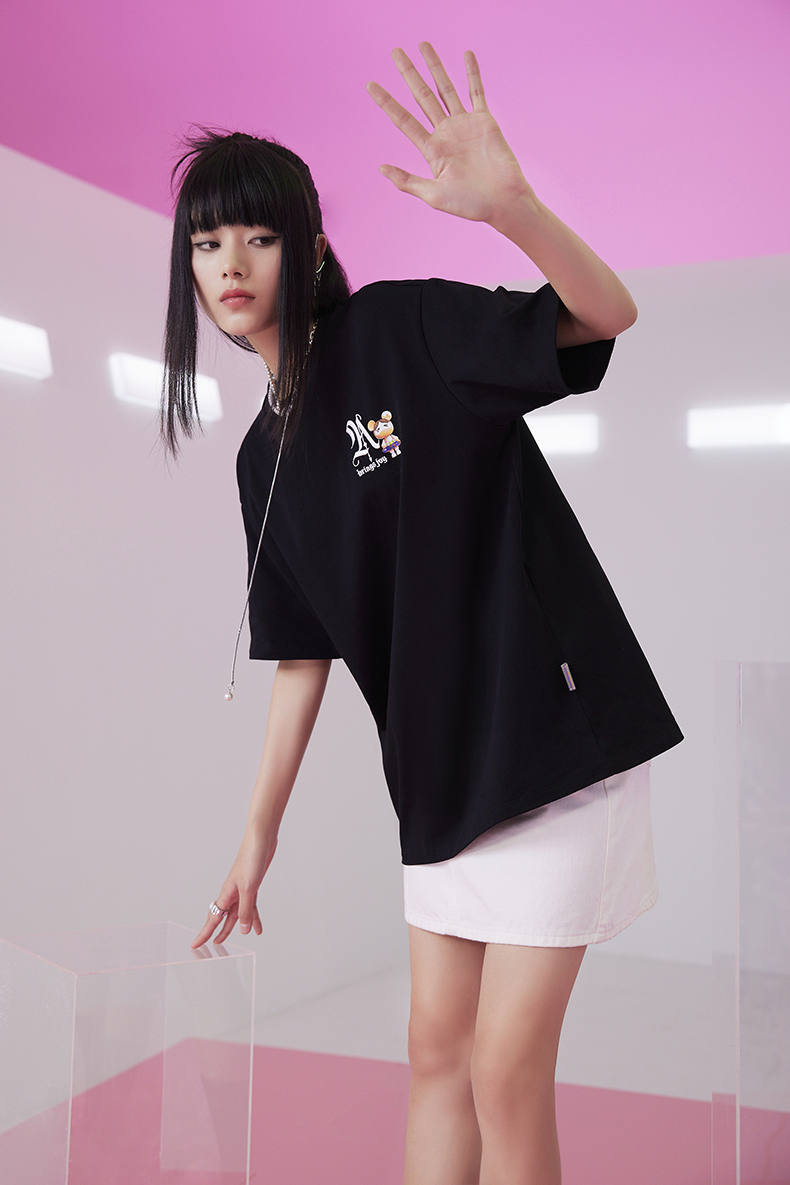 five plus5 星际熊2021新款女夏装设计感甜酷t恤短袖宽松图案上衣