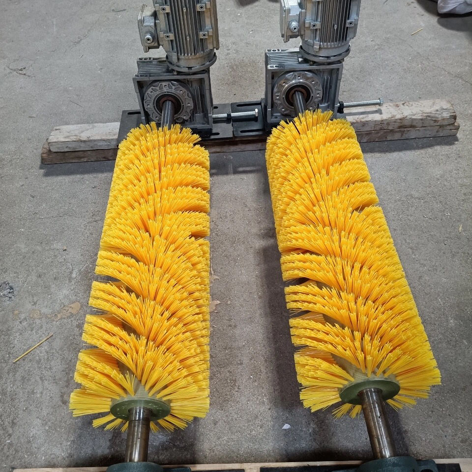 电动滚刷清扫器皮带输送机毛刷水泥厂焦化厂煤矿旋转式毛刷清理器1400