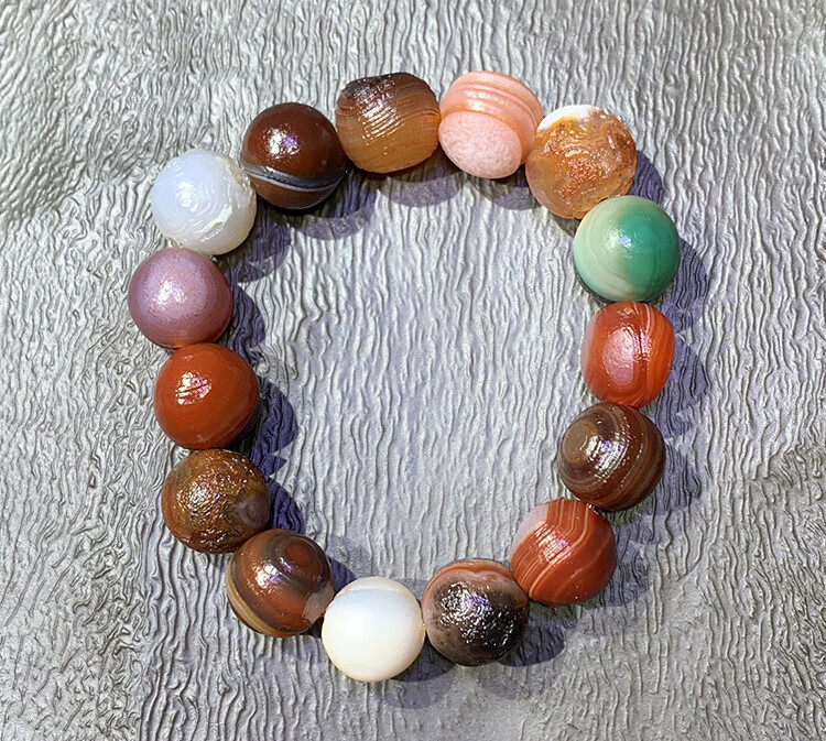 戈壁玛瑙原石戈壁石阿拉善石玛瑙原石奇石外蒙缠丝玛瑙螺纹眼睛石手串