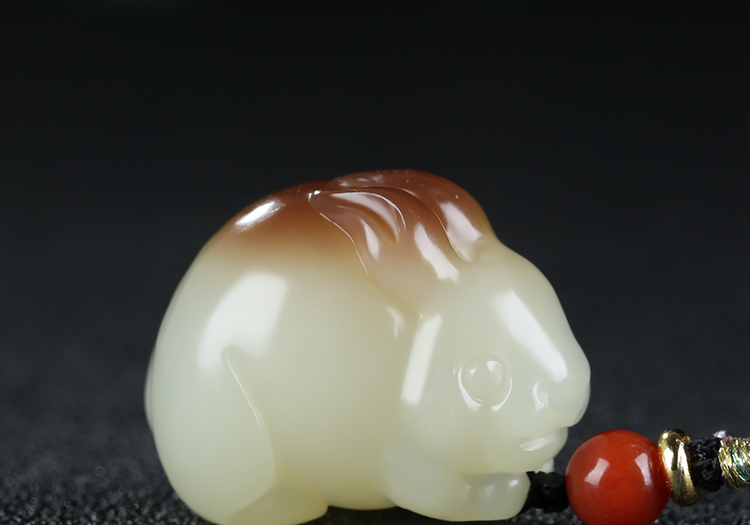 臻藏家扬眉吐气新疆和田玉吊坠玉坠且末糖白玉生肖兔挂件天然玉石