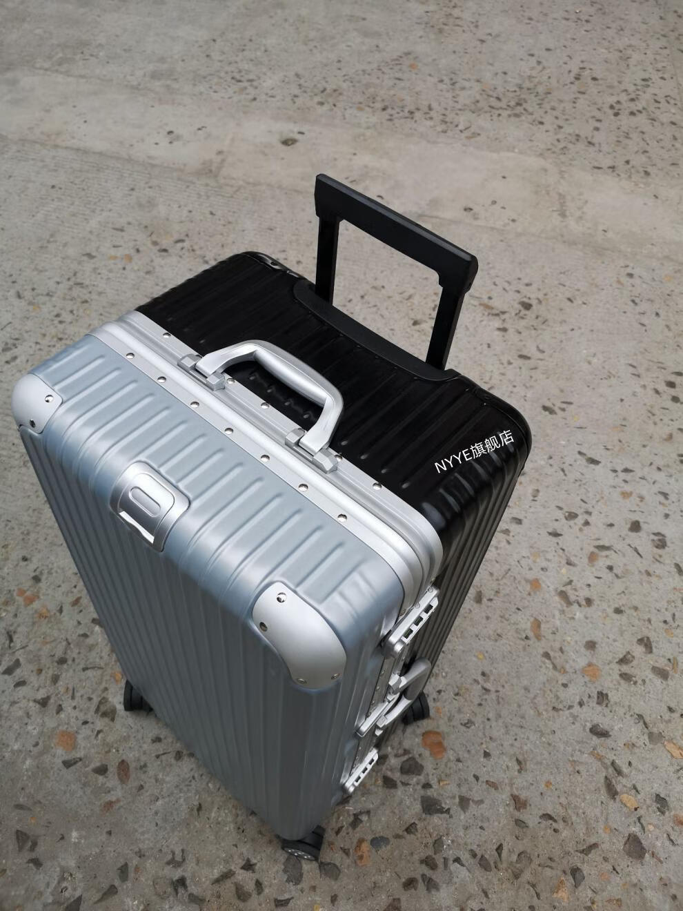 平湖行李箱大容量旅行箱加厚托运版32寸pc拉杆箱网果色行李箱运动