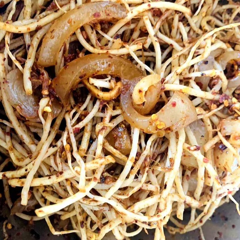 撇菜根 新鲜苤菜根 云南新鲜蔬菜 大韭菜根 凉拌 腌 1000克 (2 斤)