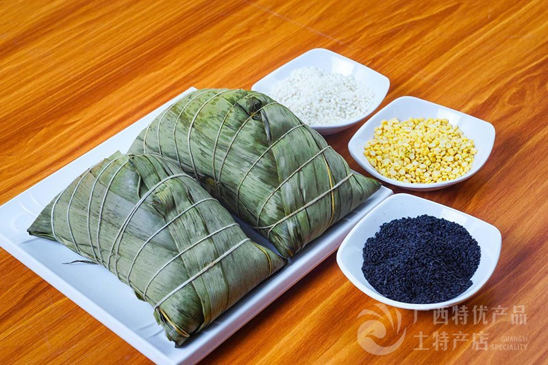 灰水碱枕头粽2只1斤装装舌尖上广西三月三礼盒10个黑枕头粽装500克个