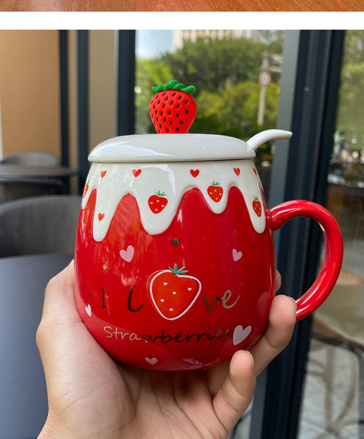 可爱陶瓷杯子少女心带盖勺马克杯草莓大容量创意家用早餐燕麦杯子草莓