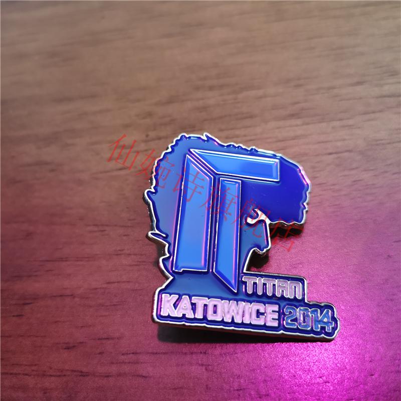 csgo车贴贴纸csgo游戏周边咆哮胸章欢迎翻盘十年老兵泰坦贴纸全金属