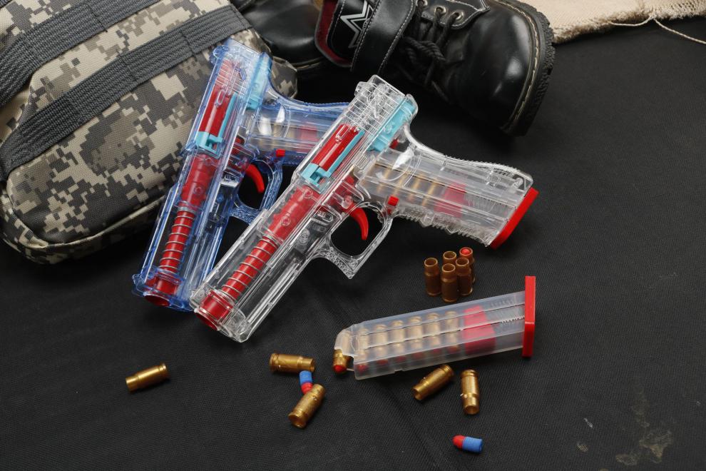 新款格洛克透明抛壳m911g18下供弹软弹枪可发射软玩具男孩手动上膛