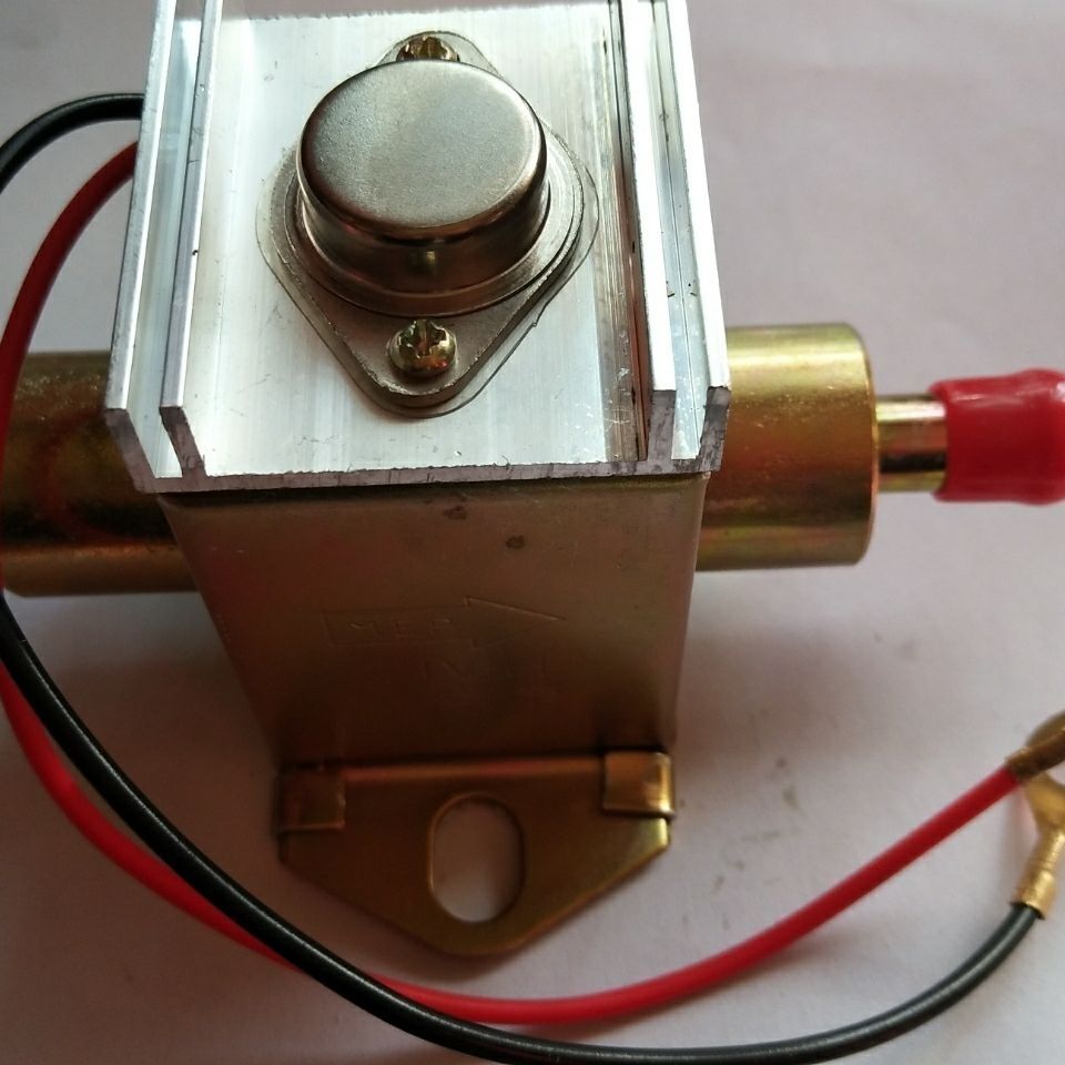 勇猛收割拖拉机大流量电磁式电子燃油泵柴油泵电子输油泵12v24v12方泵