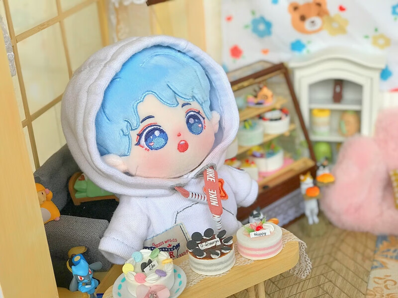 【现货闪送】王俊凯玩偶公仔明星卡通娃娃毛绒玩具tfboys20cm可爱人形