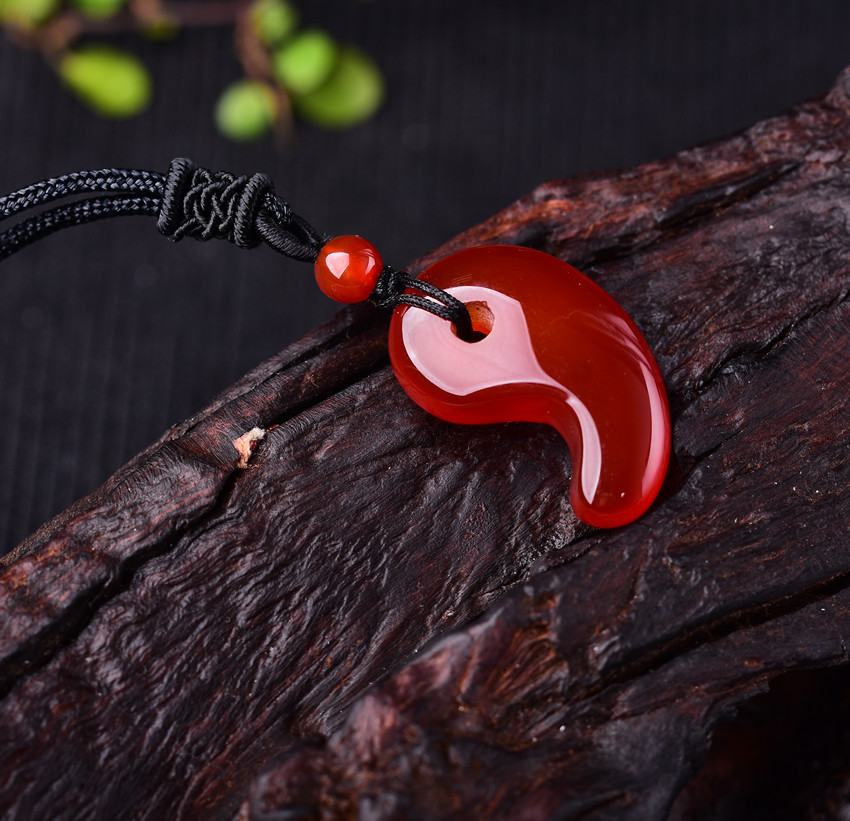 昂比熊新品红黑玛瑙勾玉吊坠男女款项链太极阴阳鱼挂坠饰品黑曜石