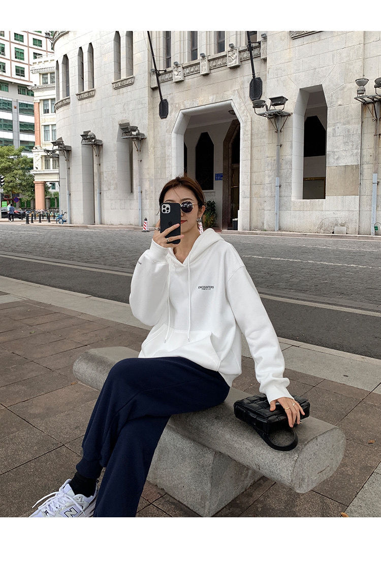 女装新款白色连帽卫衣女春季新款秋冬季新款印花宽松套头慵懒风上衣女