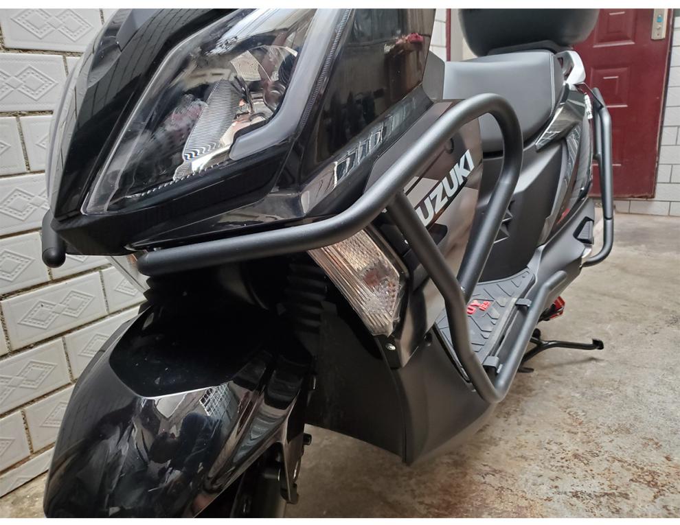 铃木uy125摩托车保险杠适用于uy125踏板车防摔护杠保护杠加厚型 前护